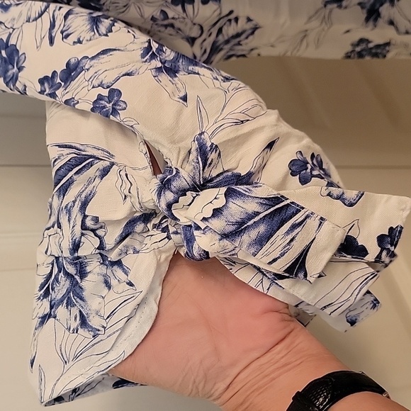 Philosophy Porcelain Floral V Neck Button Linen Blend Blouse, Size L.  EUC! - Picture 3 of 7